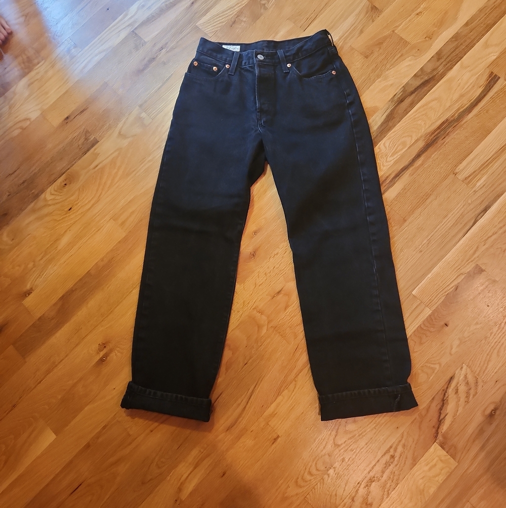 Levi's Ribcage Classic Black Straight-Leg Jeans